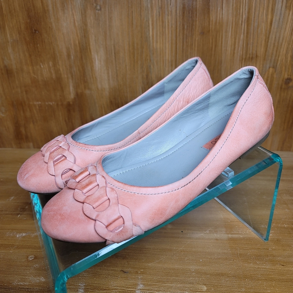 Ecco white washed orange round toe leather chain detail comfort flats